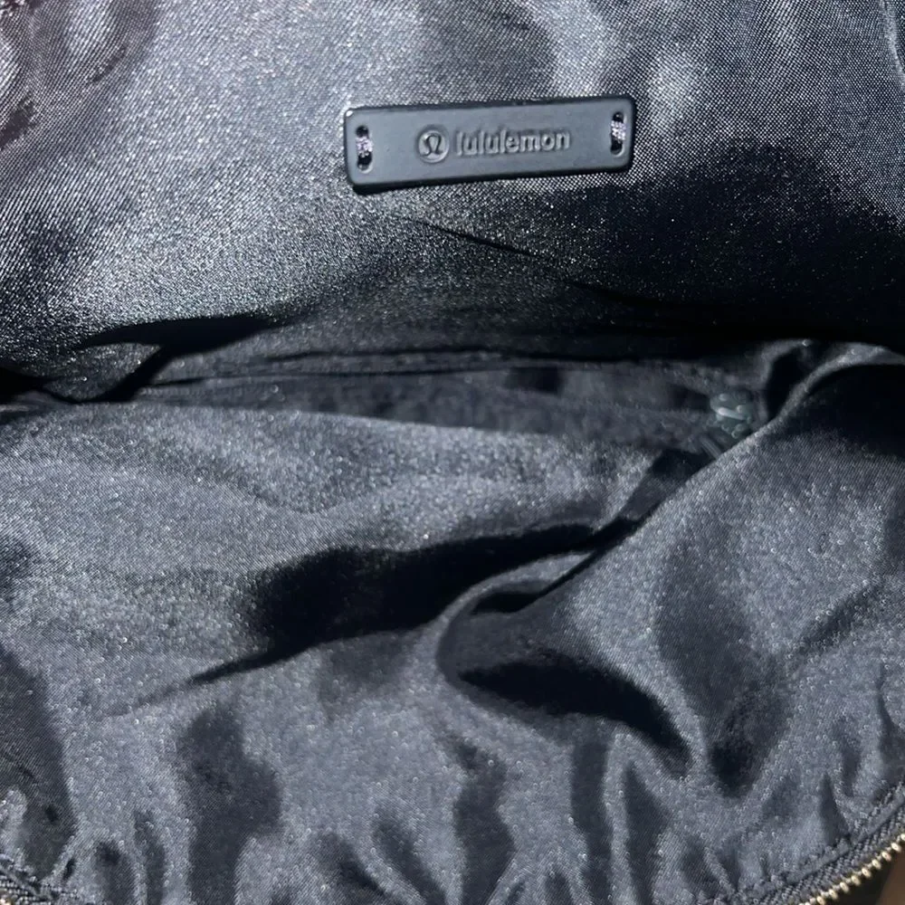 🔥 Lululemon Black Crossbody‎ Messenger Bag 🔥